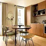 Parisian Luxury - Champs-Elysees Апартаменты Париж