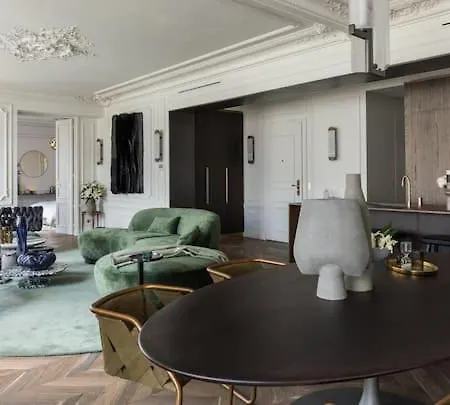 Apartment Luxury Montaigne Paris