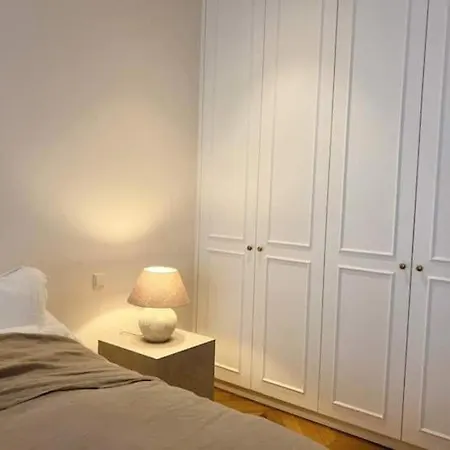 Luxury Montaigne Apartment