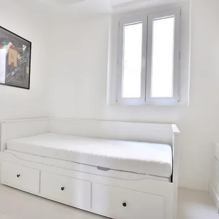 Luxury Eiffel Tower View