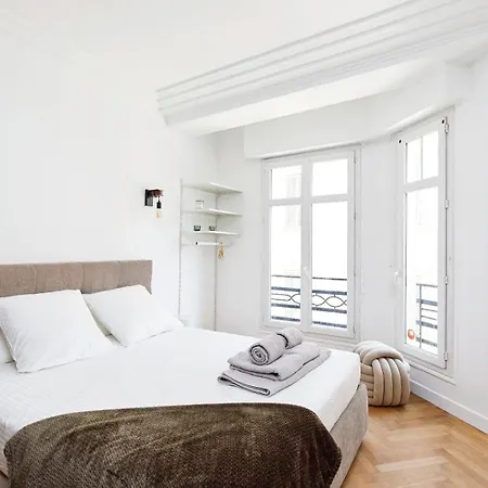 Luxury Eiffel Tower Appartement